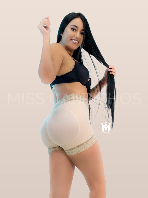 Short Cachetero con Varillas